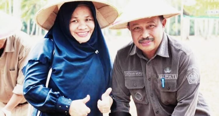 (Kiri-kanan) Heldy Vanny Alam-Sherman Moridu