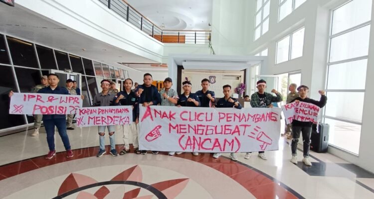 Sampaikan tuntutan, Aliansi Anak Cucu Penambang Tak Ditemui DPRD Provinsi Gorontalo