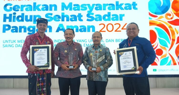 Pj Bupati Boalemo Sherman Moridu (Kedua dari kanan) saat menerima menghargaan