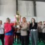 Kapolresta Gorontalo Kota serahkan piala pada pemenang Open Tournament Kapolresta Gorontalo Cup