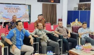 Forkopimda Boalemo saat nonton bareng pergelaran wayang kulit