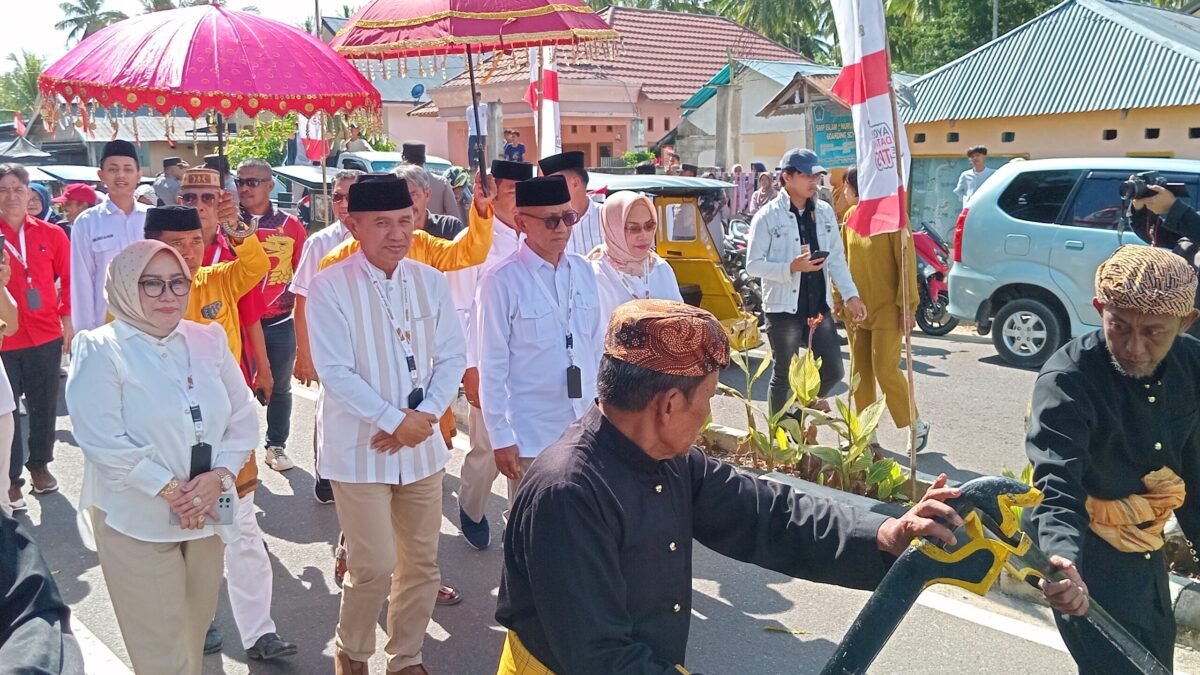 Saipul Mbuinga - Iwan Adam mendaftar ke KPU Pohuwato