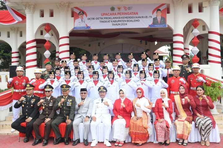 Foto Bersama Forkopimda Boalemo dan Pasukan Pengibar Bendera Pusaka