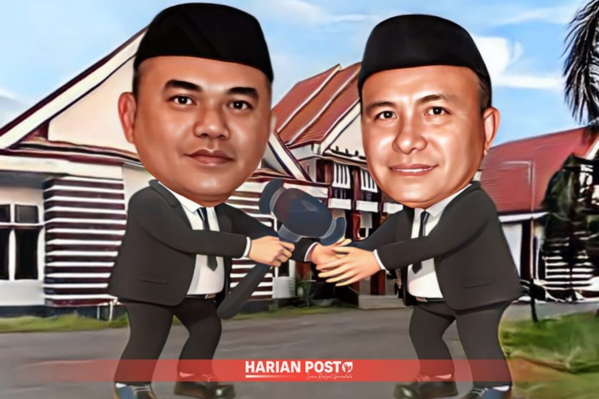 Penyerahan palu sidang pimpinan DPRD Pohuwato dari Ketua DPRD Periode 2019 - 2024, Nasir Giasi kepada Ketua DPRD Periode 2024 - 2029 ( Sham/Harianpost.id)