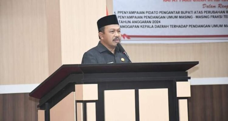 Penjabat Bupati Boalemo, Sherman Moridu saat menghadiri rapat rapat paripurna DPRD Boalemo