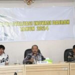 Pj. Bupati Boalemo, Sherman Moridu saat membuka rapat Evaluasi Inovasi Daerah Tahun 2024
