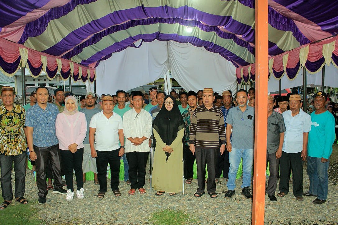 Foto Bersama Dalam Reses Anggota DPRD Pohuwato Miswar Yunus