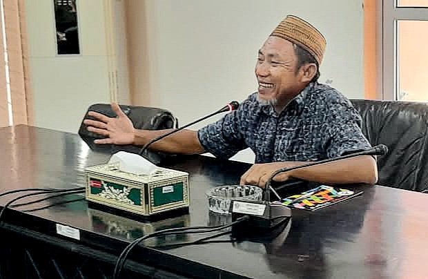 Ketua Komisi 1 DPRD Pohuwato, Iwan Abay saat memimpin RDP (Foto Humas Parlemen Panua)