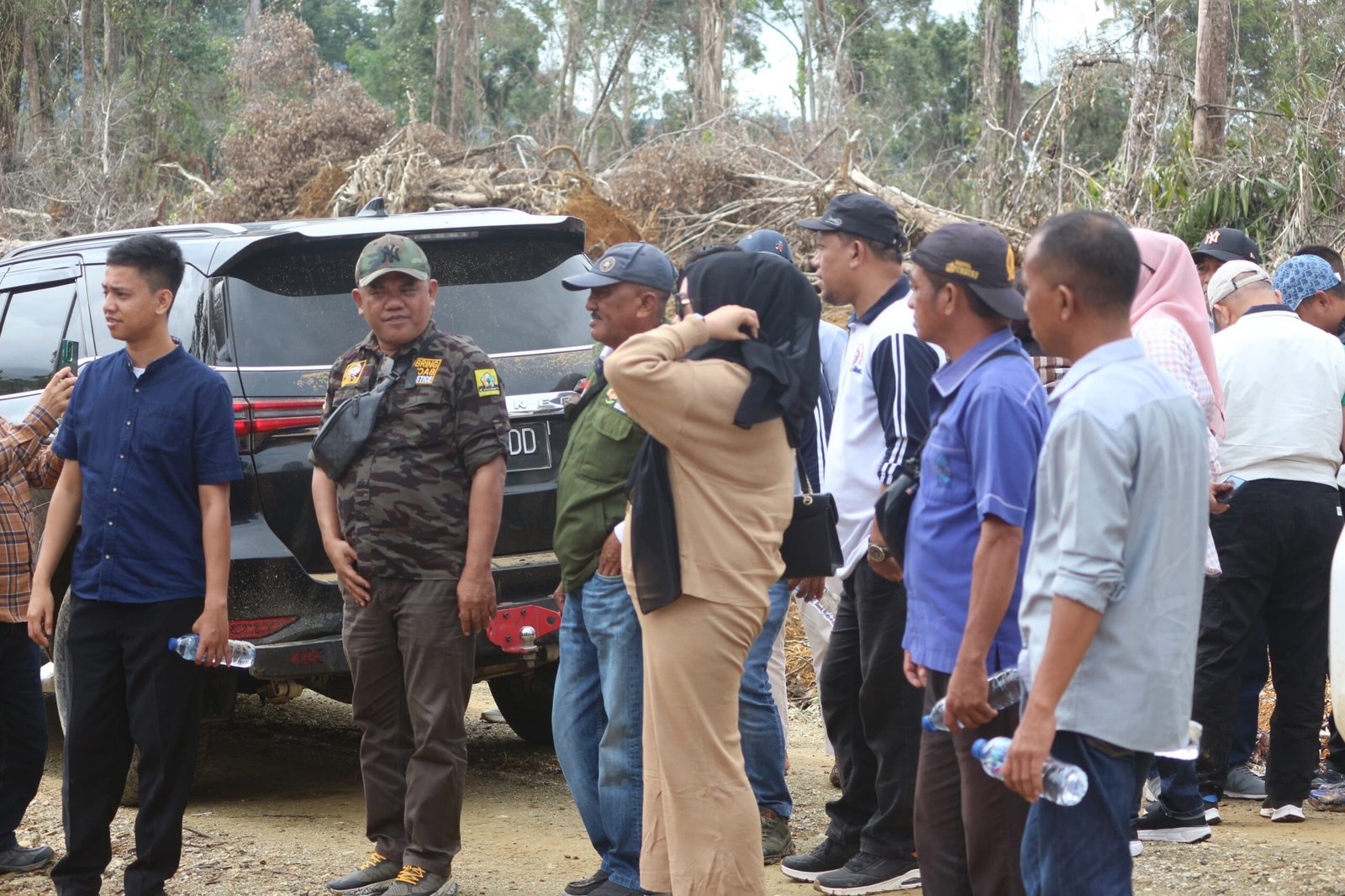 Pimpinan dan Anggota DPRD Pohuwato saat turun lapangan meninjau aktivitas tambang di PT LIL