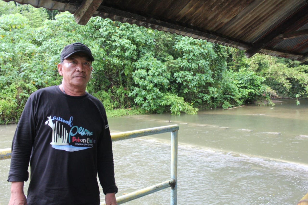 Plt Direktur Perumdam Pohuwato Kaharudin Rahim Setelah Melakukan Pengerukan Sedimentasi di Air Terang