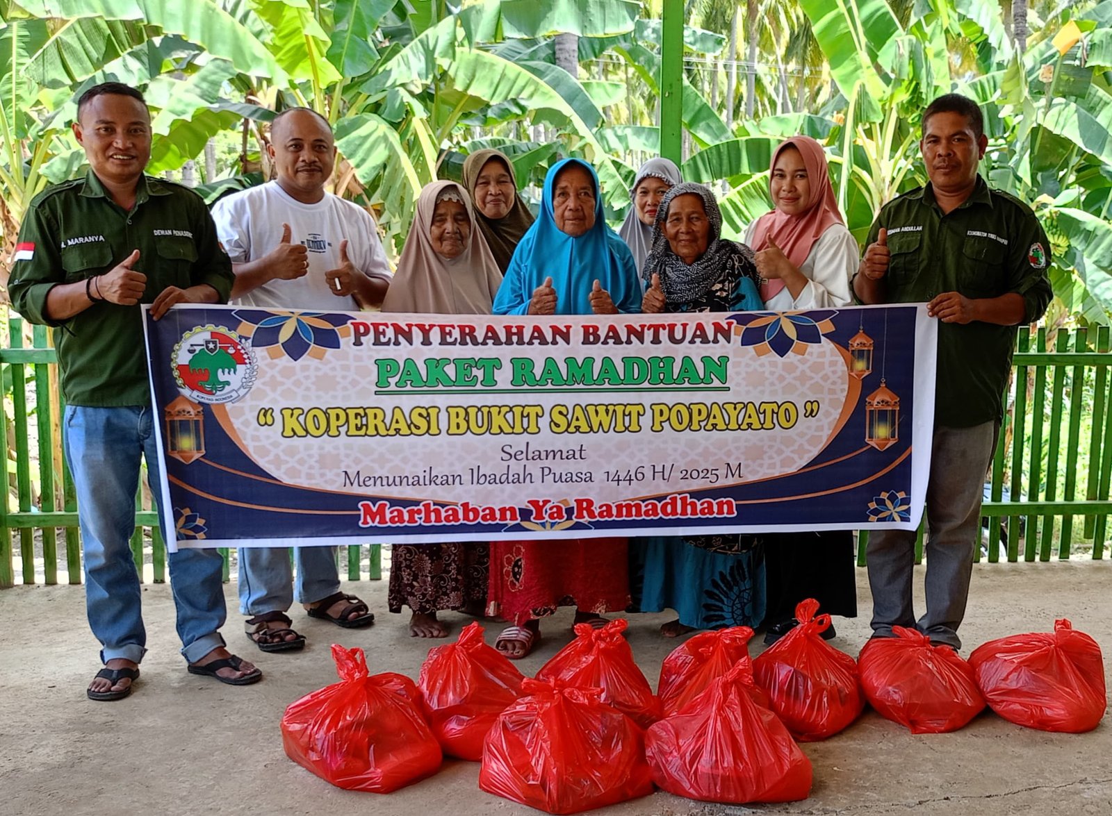 Koperasi Bukit Sawit Popayato Salurkan Bantuan Kepada Kaum Dhuafa