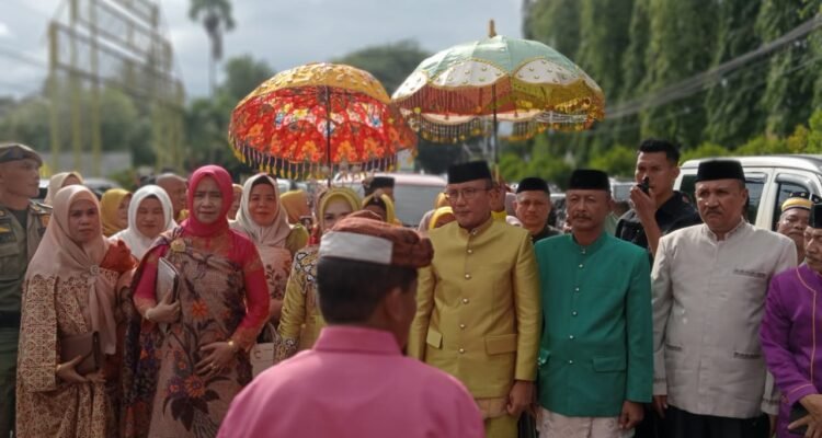 Prosesi Adat Moloopu Wakil Bupati Boalemo, Lahmudin Hambali