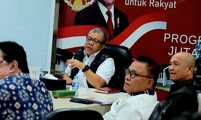 Bupati Pohuwato Saipul Mbuinga- Ketua DPRD Beni Nento temui Wamen Fahri Hamzah (sumber FB Fahri Hamzah)