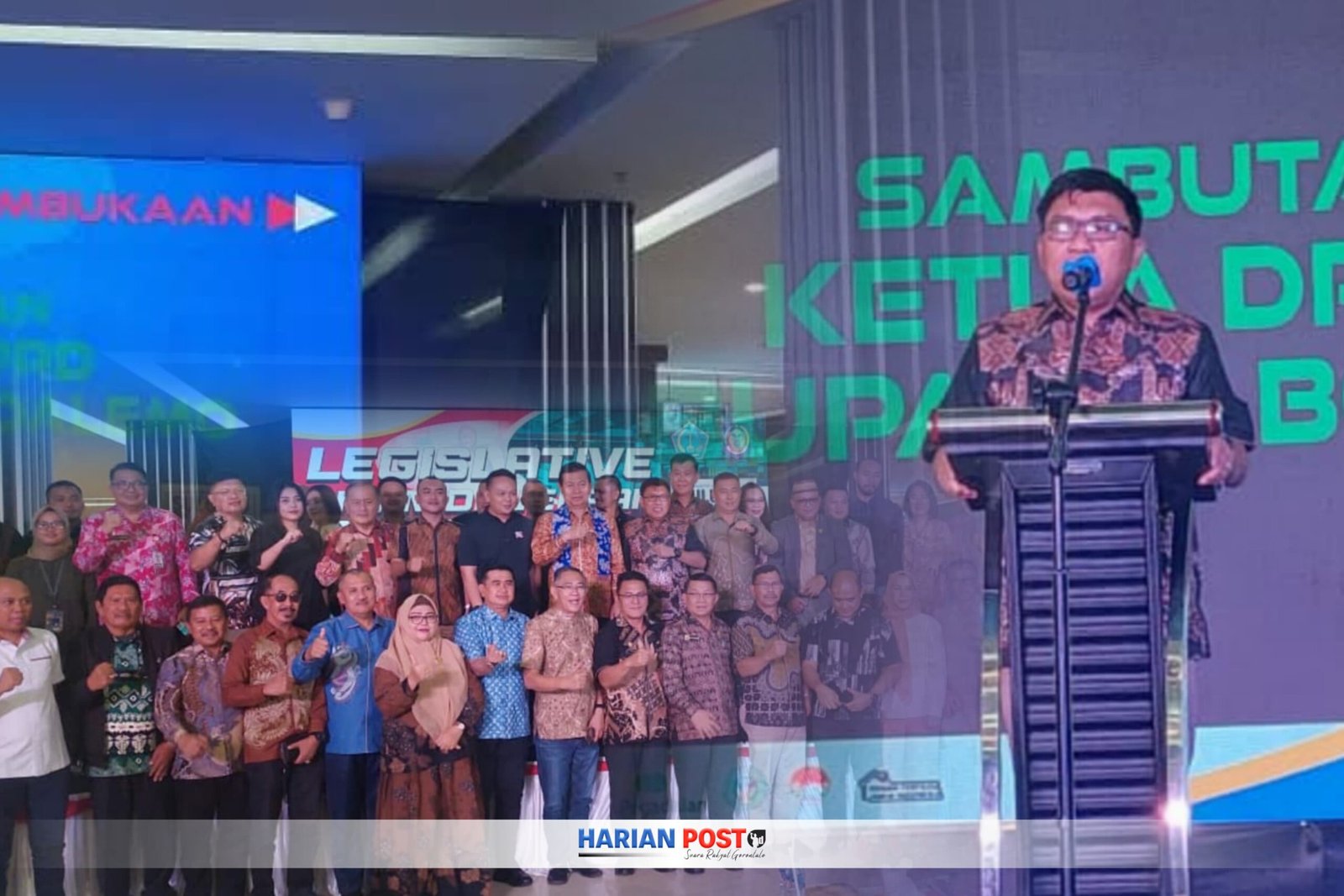 Ketua DPRD Kabupaten Boalemo bersama anggota saat menghadiri kegiatan Legislatif dan UMKM SulutGo Expo 2025