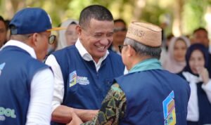 Syarif Mbuinga saat menghadiri peluncuran program smart school Boalemo