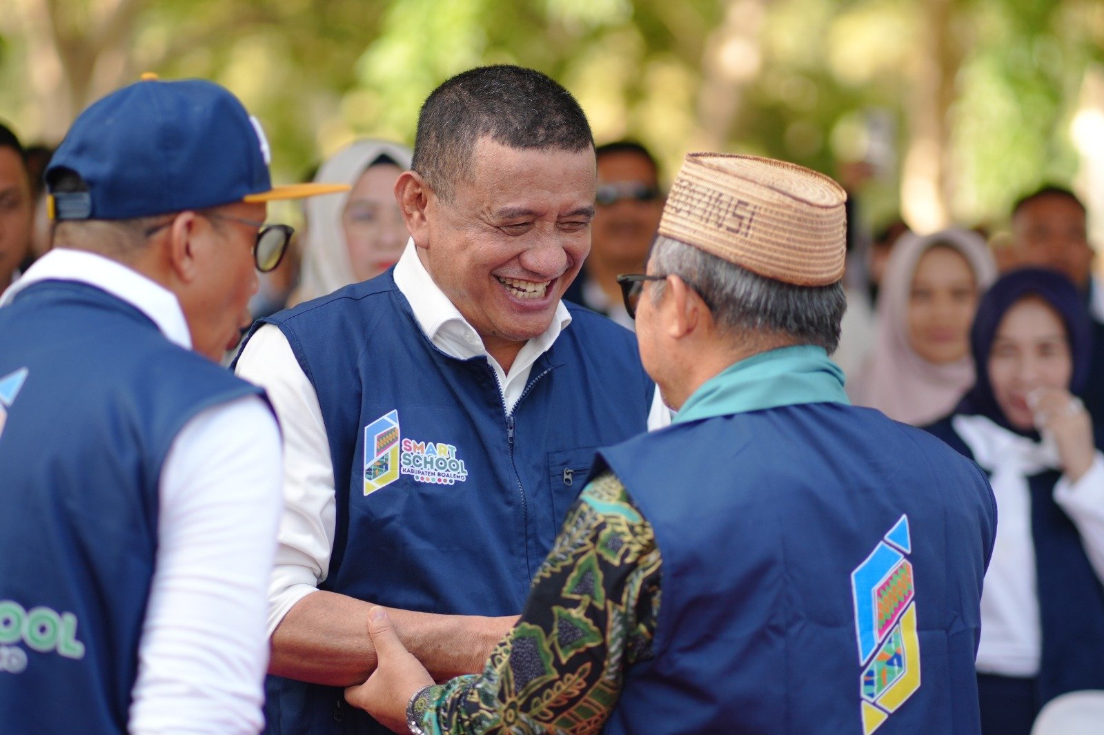 Syarif Mbuinga saat menghadiri peluncuran program smart school Boalemo