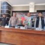 Polisi Tunjukan Barang Bukti yang Diamankan dari Aksi Kriminalitas Bersenjata oleh Kelompok (L)