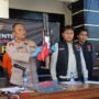 Kapolres Pohuwato Tunjukkan Barang Bukti yang Diamankan Dari Aksi Kriminalitas Bersenjata di Km 18 Popayato Barat