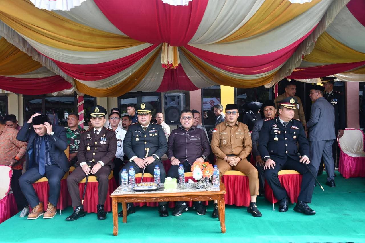 Ketua DPRD Karyawan Eka Putra Noho bersama unsur Forkopimda saat menghadiri HUT Bhayangkara ke 79
