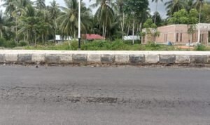 Kondisi jalan Bypass Lahumbo retak