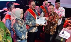 Rum Pum dan Harti Moha dikukuhkan jadi ayah dan bunda generasi berencana