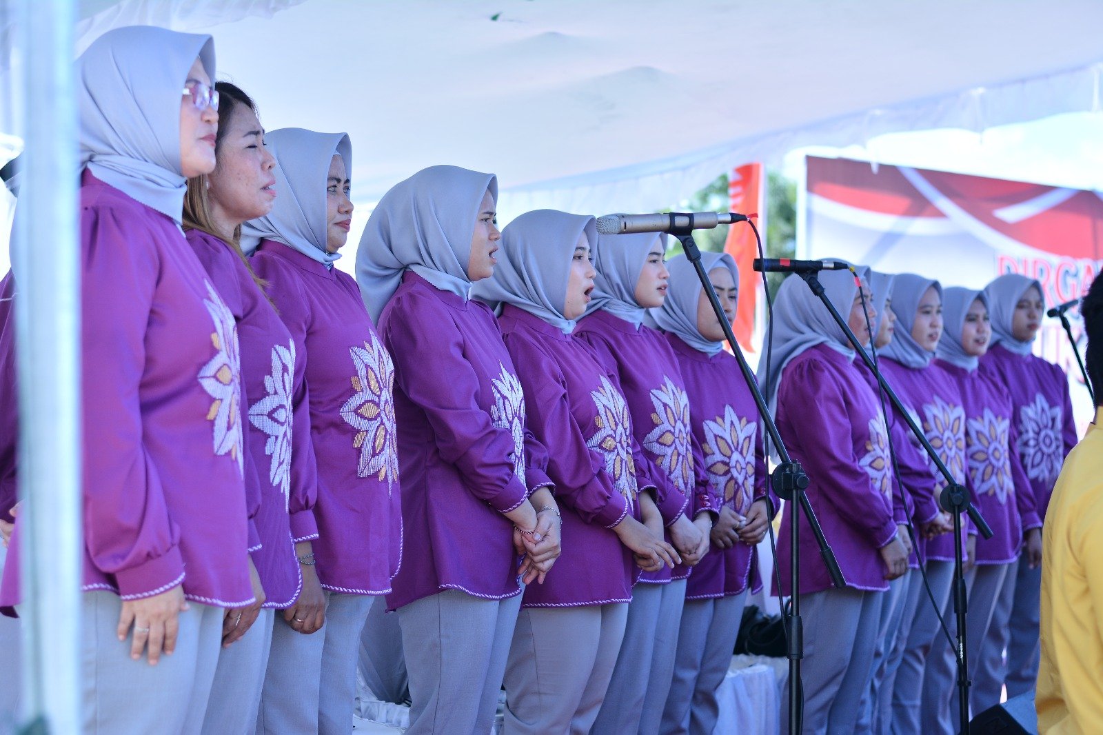 Panua Choir Iringi Upacara HUT ke 80 Republik Indonesia di Kabupaten Pohuwato