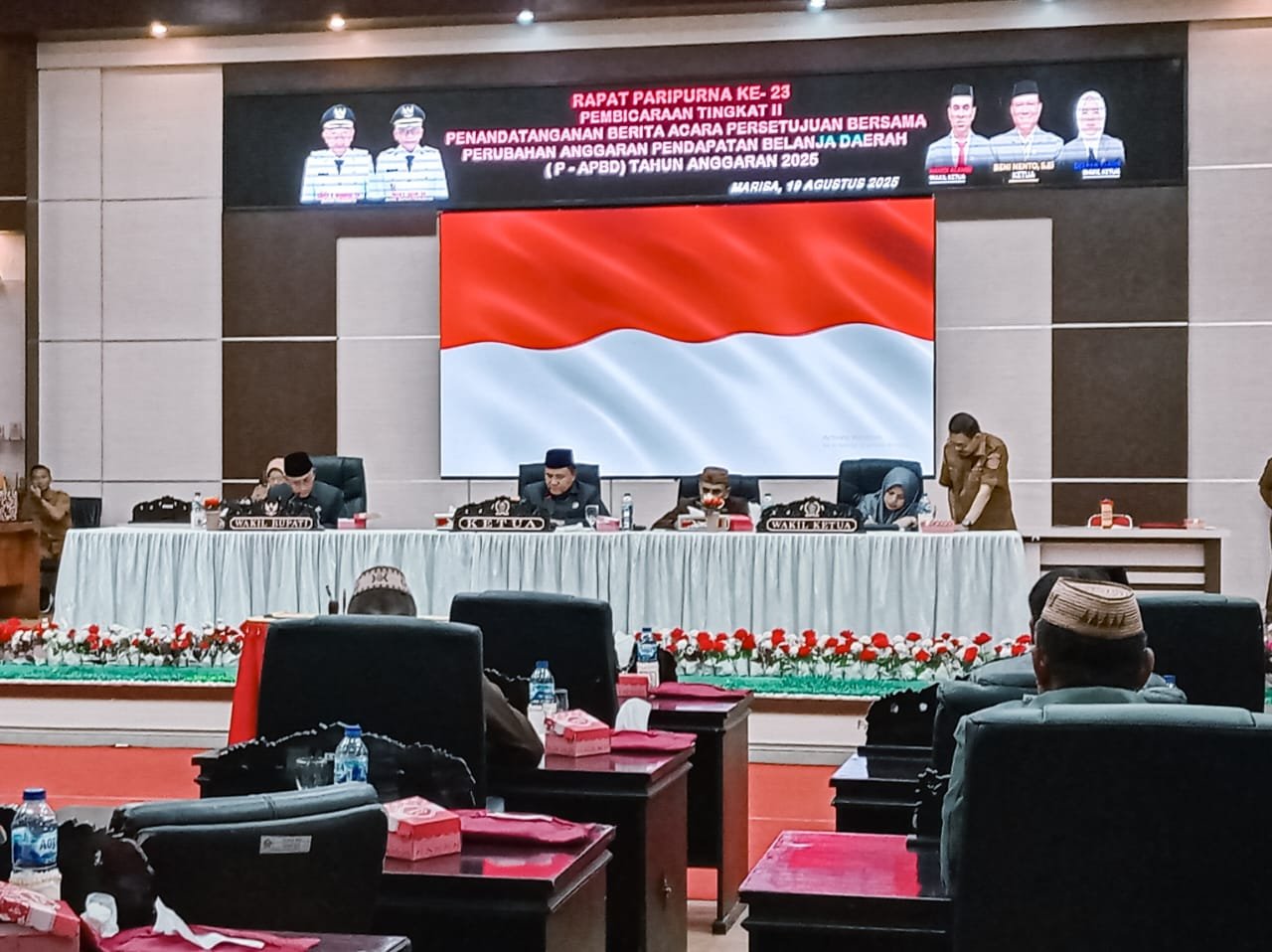 DPRD Pohuwato Melaksanakan Rapat Paripurna Penandatanganan Berita Acara Persetujuan Bersama Terhadap APBD-P Pohuwato tahun 2025, yang Dilaksanakan di DPRD Pohuwato, Selasa, 19 Agustus 2025