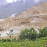 Potret aktivitas proyek emas Pani Gold Project Dilihat Dari Belakang Sekolah SDN 04 Buntulia, Desa Hulawa (Harianpost.id)