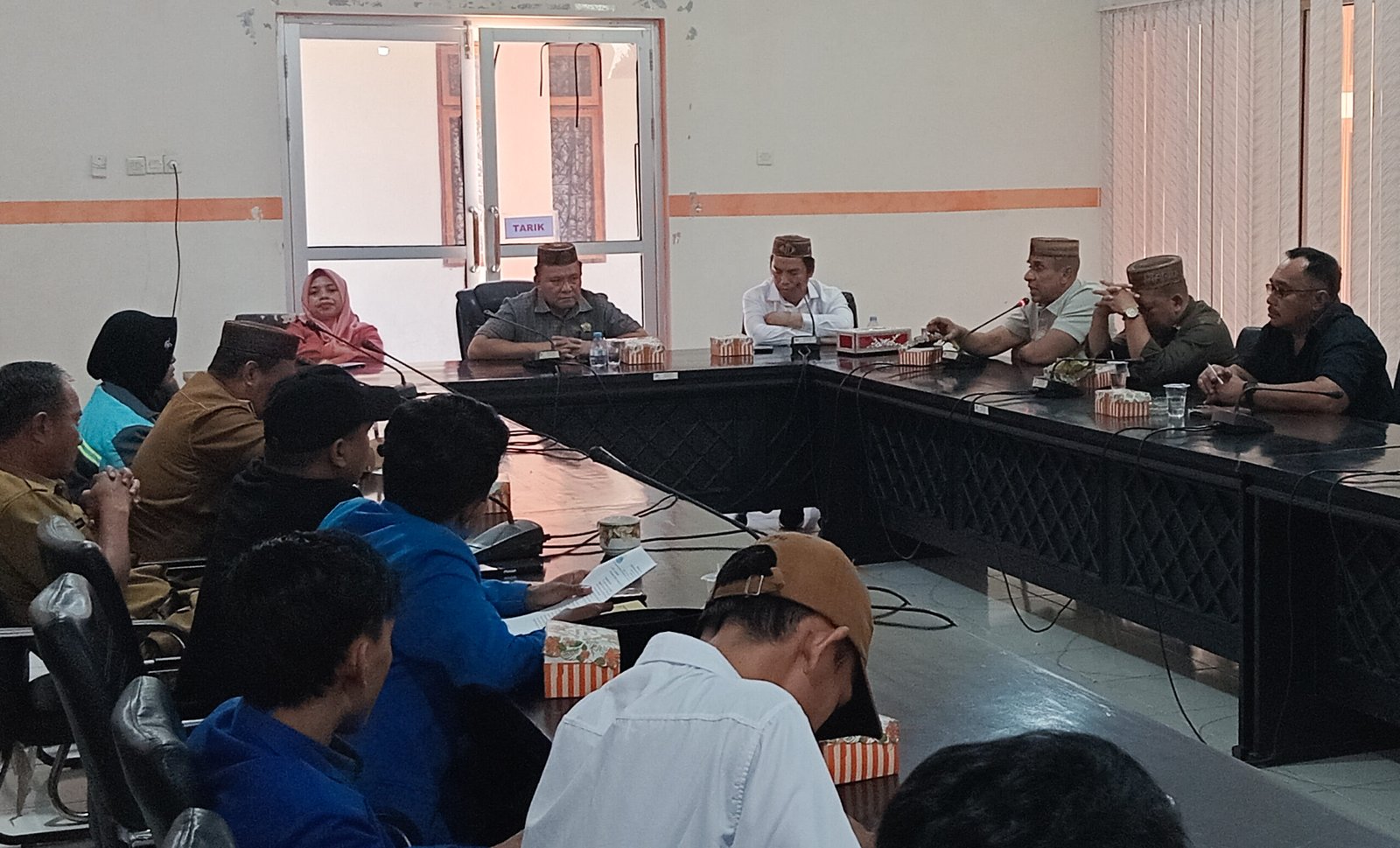 DPRD Pohuwato Gelar RDP Bersama PMII, Dinas Perindagkop dan Agen Gas, terkait Penjualan Gas yang Dijual Rp60.000