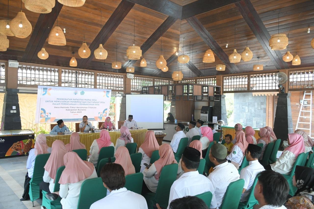 Wahup Lahmudin Hambali Buka Kegiatan Peningkatan Kapasitas Pemerintah Desa Pentadu Timur
