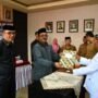 Bupati didampingi Wakil Bupati Lahmudin Hambali saat melantik penjabat kepala Desa Bongo IV Kecamatan Paguyaman dan Penjabat Kepala Desa Bolihutuo Kecamatan Botumoito serta Pengganti Antar Waktu (PAW) BPD, bertempat di ruang Vicon Kantor Bupati, Senin 29 September 2025.