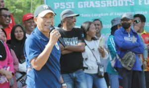 Sekjen PSSI Yunus Nusi Berikan Motivasi Kepada Siswa SSB di Gorontalo
