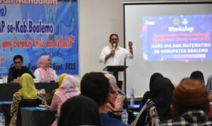 upati Boalemo Rum Pagau saat membuka Workshop pengenalan Pembelajaran mendalam (Deep Learning) Guru IPA dan Matematika SMP se Kabupaten Boalemo
