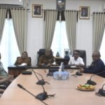 Sekda Bone Bolango, Iwan Mustapa didampingi Kadis Kominfo Misnawaty Wantogia dan Tim Kerja Bupati Noldi Katili, saat menerima kunjungan silaturahmi dari perwakilan Kompas Gramedia Group.