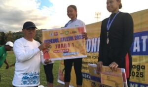 Sekretaris Daerah Bone Bolango, Iwan Mustapa resmi menutup Kejuaraan Bone Bolango Atletik 2025.