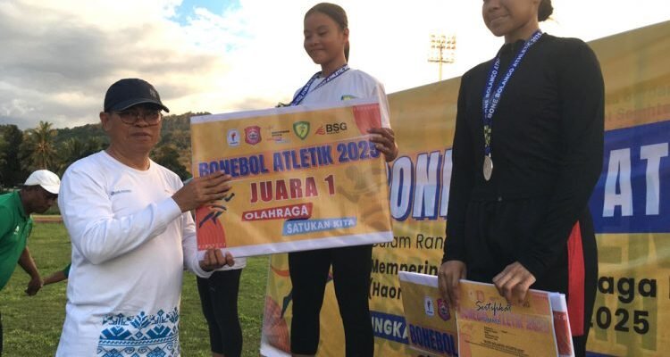 Sekretaris Daerah Bone Bolango, Iwan Mustapa resmi menutup Kejuaraan Bone Bolango Atletik 2025.