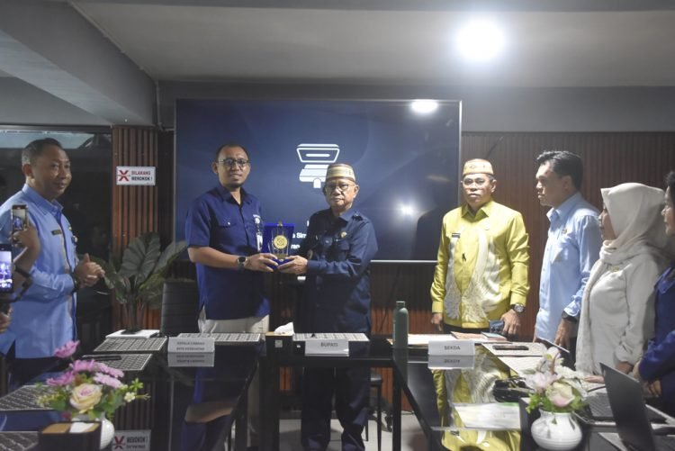 Pemerintah Kabupaten Bone Bolango bersama BPJS Kesehatan Kantor Cabang Gorontalo menandatangani Addendum Nota Kesepakatan dan Rencana Kerja tentang Optimalisasi Program Jaminan Kesehatan Nasional (JKN)