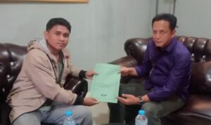 AMMPB Serahkan Bukti Perdis Fiktif DPRD Boalemo Kepada Kejaksaan Negeri Boalemo