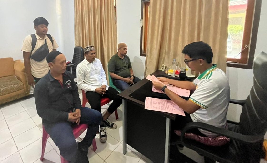 Polres Pohuwato Serahkan Tersangka Perkara Km 18 Popayato ke Kejaksaan Negeri Pohuwato ( Foto : Polres Pohuwato)