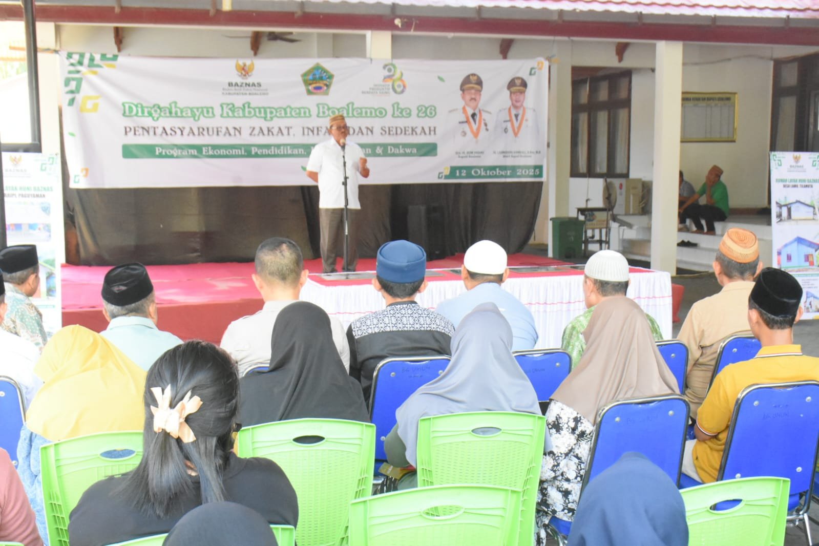 Peringati HUT Boalemo, Pemkab Boalemo bagikan bantuan sosial untuk keluarga kurang mampu
