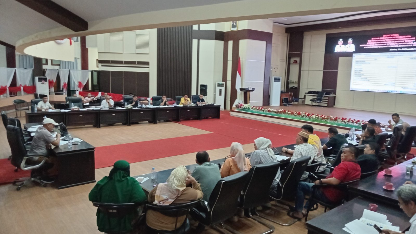 Rapat Kerja Banggar DPRD Pohuwato dan TAPD Pohuwato Bersama Dinas Kesehatan dan RSBP Terkait Pembahasan APBD 2026