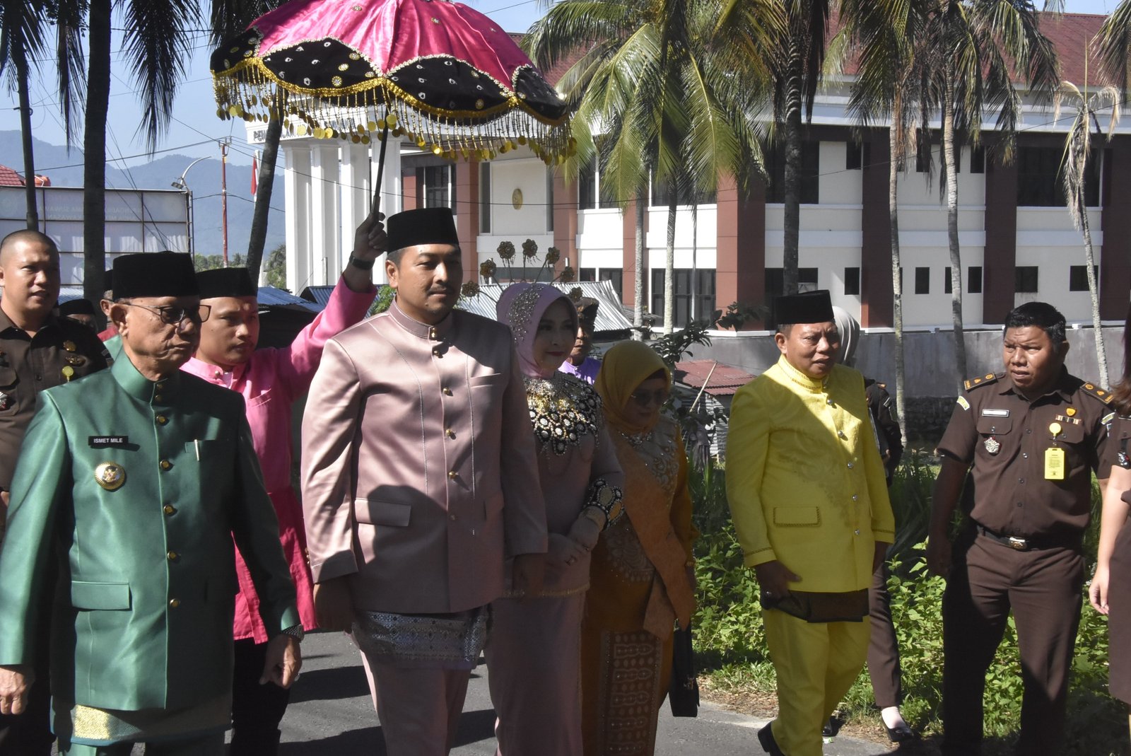 Proses Penyambuta Kajari Bone Bolango secara adat