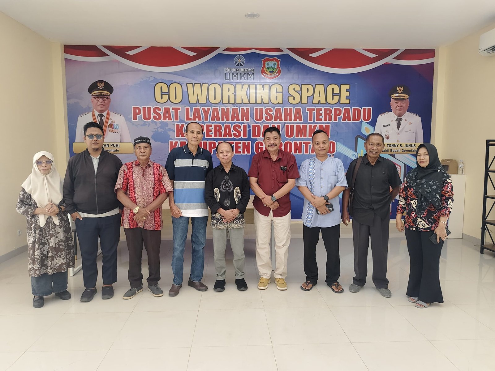 Foto Bersama Dekopinwil Gorontalo Usai Menggelar Rakor Persiapan Muswil ( Foto : Alan Pakaya )