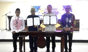 Penandatanganan Nota Kesepahaman (MoU) dan Perjanjian Kerja Sama itu dilakukan langsung oleh Bupati Bone Bolango, Ismet Mile dengan Bupati Minahasa Selatan, Franky Donny Wongkar