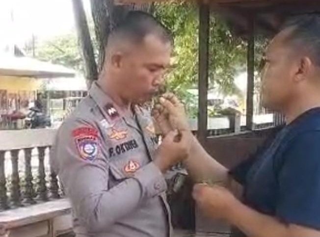 Anggota Polisi di Polsek Popayato Disuapin Rumput