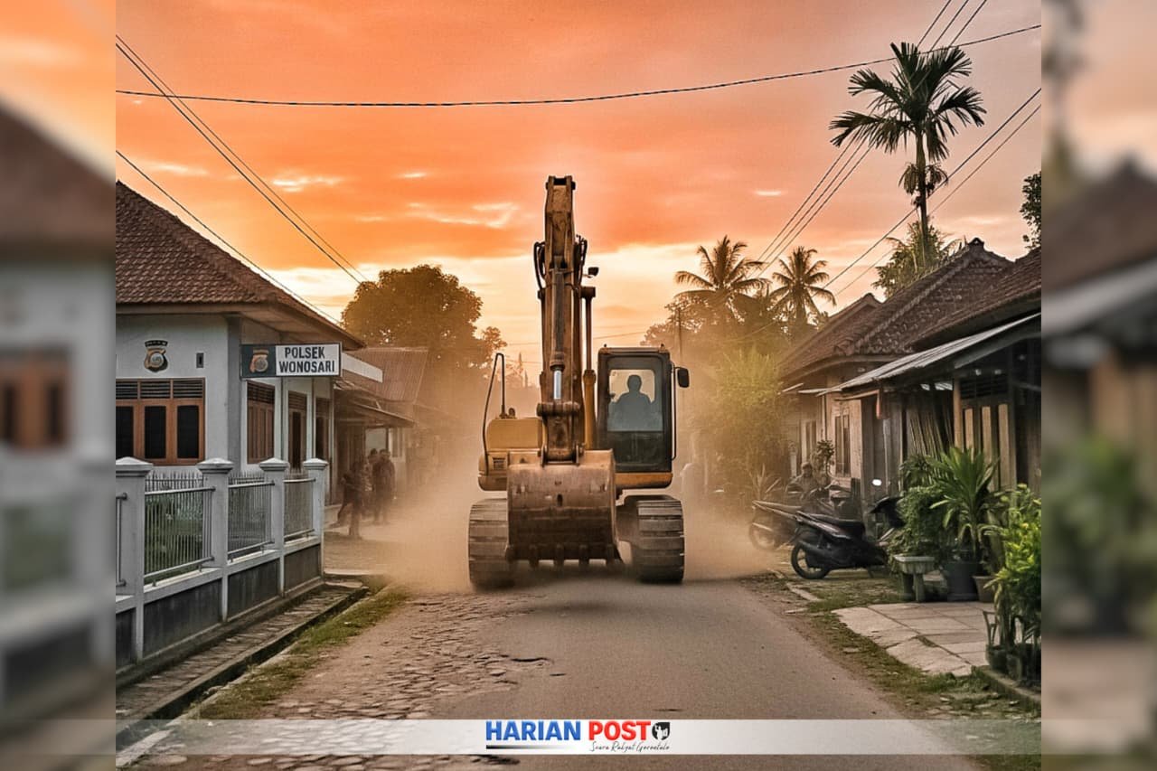 Lalu Lintas alat berat menuju lokasi PETI itu melalui Desa Sari Tani, Kecamatan Wonosari.