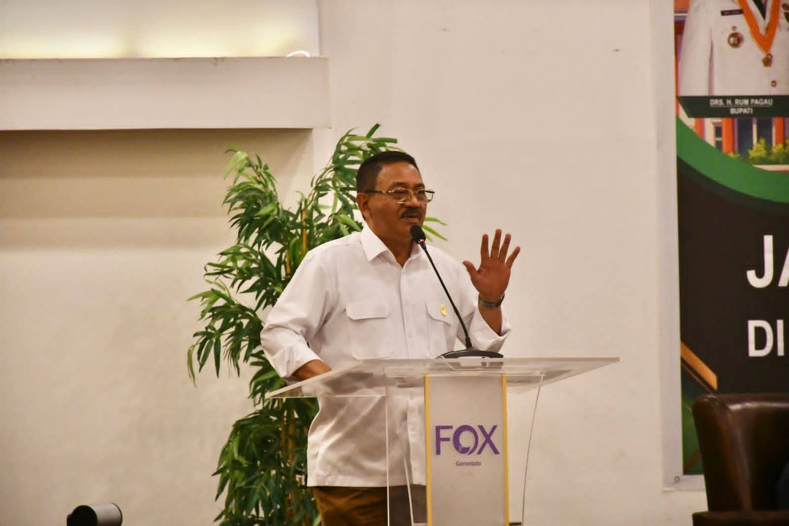 Bupati Boalemo, Rum Pagau membuka seleksi terbuka jabatan pimpinan tinggi Pratama. (Foto : Prokopim Pemda Boalemo)