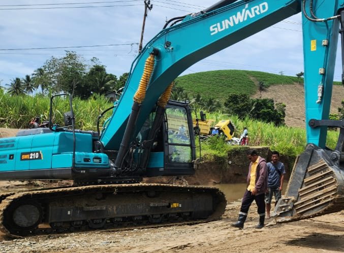 Alat Berat yang Diduga Digunakan untuk Kegiatan PETI Tamaila Utara (Foto : Ayis)