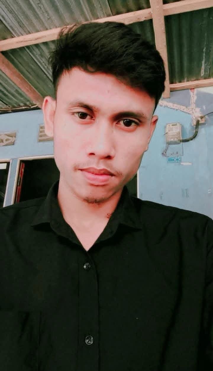 Tokoh pemuda Desa Dema, Yoga Pratama