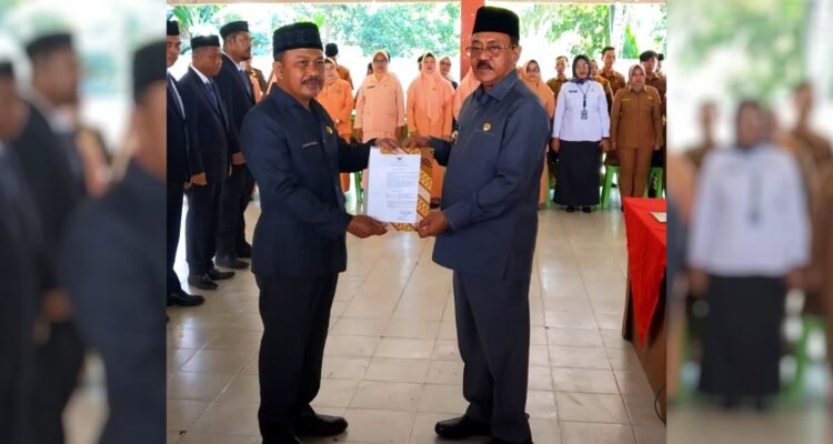Bupati Boalemo Rum Pagau Lantik Pejabat Eselon II ( Foto Mukrin/sham) Bupati Boalemo Rum Pagau Lantik Pejabat Eselon II ( Foto Mukrin/sham)